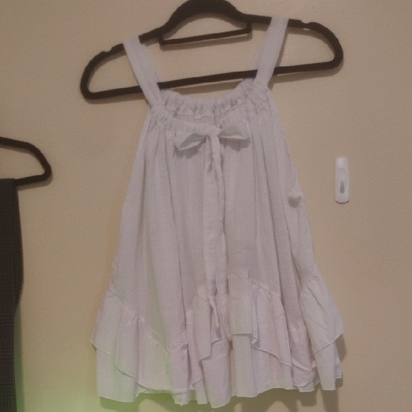Lulu's White Ruffle Hem Tank - Picture 2 of 6